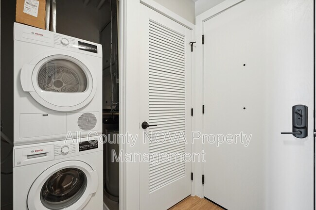 Building Photo - 1625 Eckington Pl NE