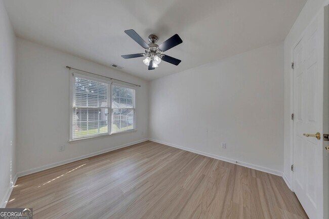Building Photo - 3213 Juniper Dr