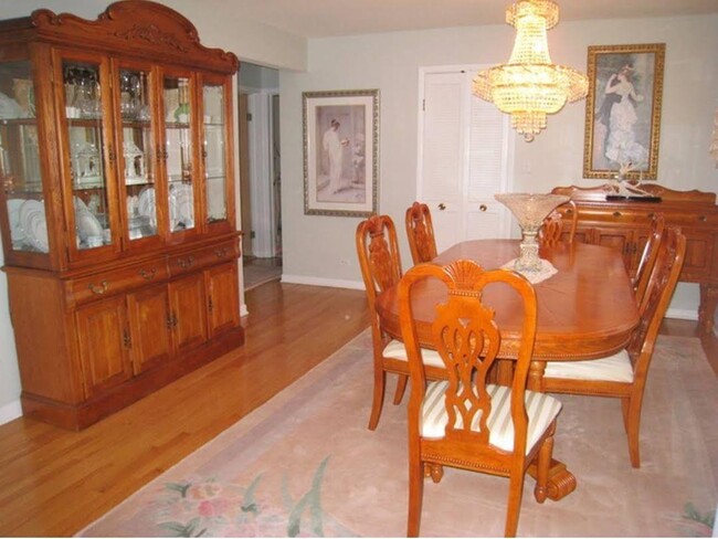 Dining Room - 6747 N Harding Ave