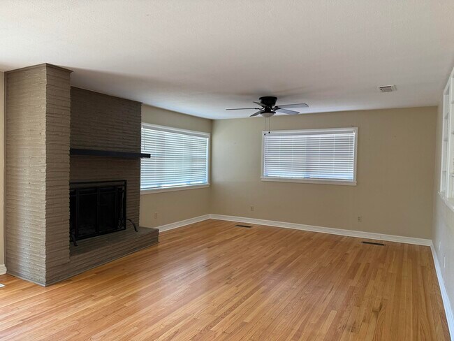 Building Photo - 3605 42nd St