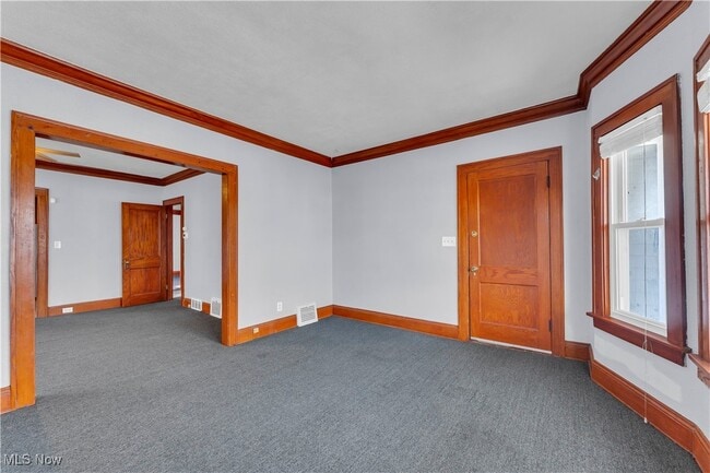 Building Photo - 917 Helmsdale Rd