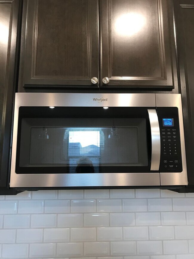 Building Photo - Beautiful Newer 3 bedroom Home Sweetwater ...