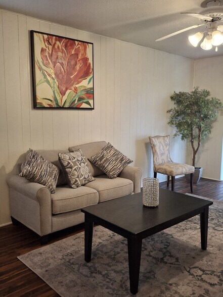 Building Photo - 1409 Paseo del Oro