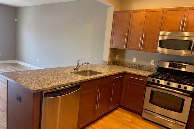 Building Photo - 1210 Windsor Park Ct