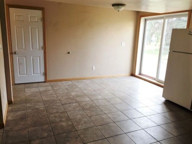 Building Photo - 920 18th Ave SW