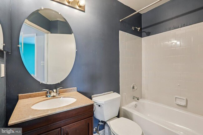 Building Photo - 1305 Riverwood Way