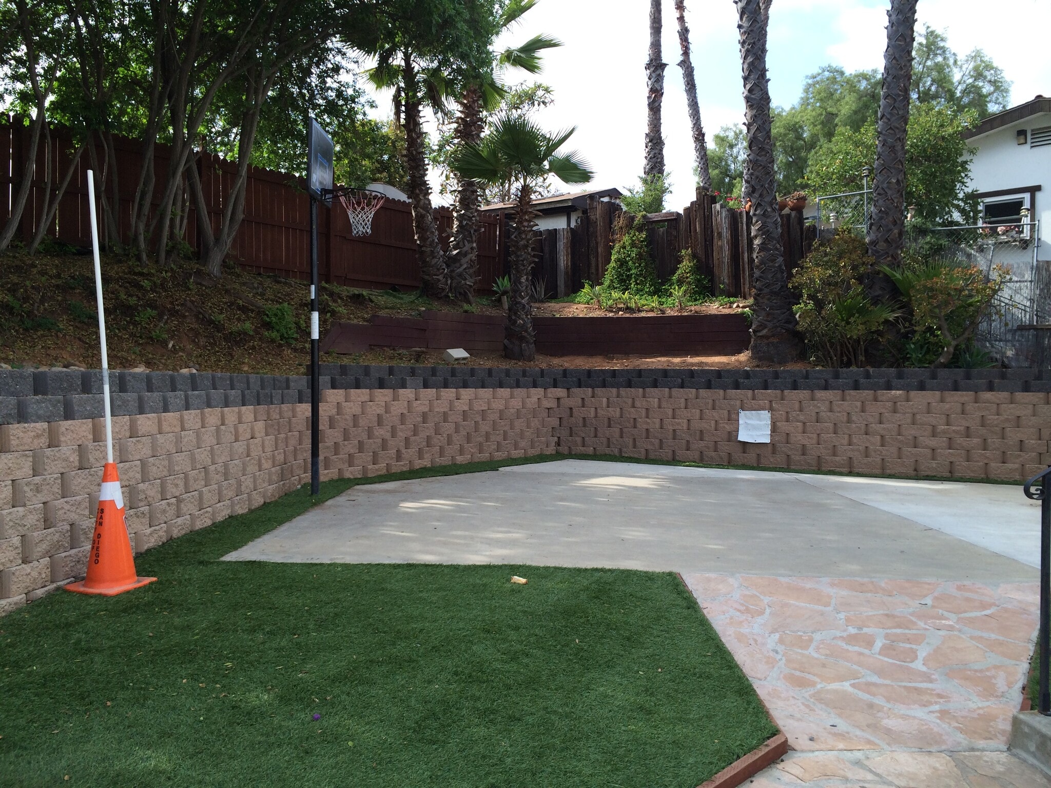 Building Photo - 5060 Leo St