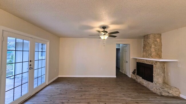 Building Photo - 12426 Magnifico St