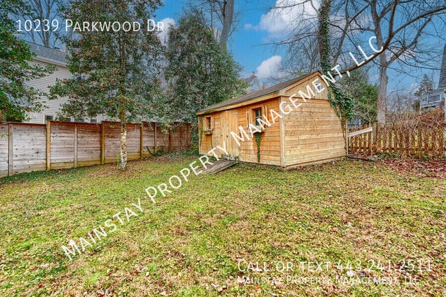 Building Photo - 10239 Parkwood Dr