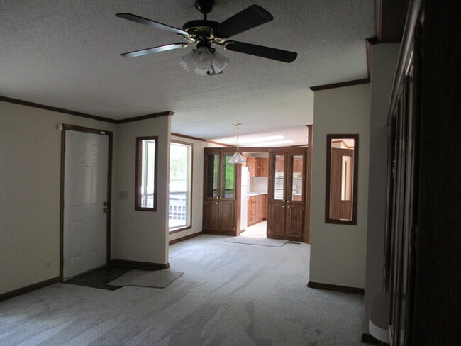 Building Photo - 102 Thomas Jefferson Dr