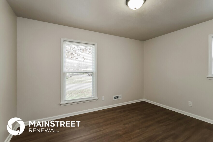 Building Photo - 5301 Sprucewood Dr