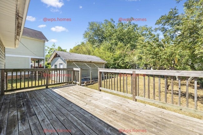 Building Photo - East Point Bungalow