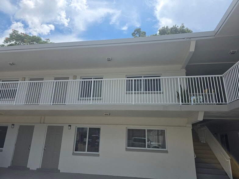 Second floor unit - 2590 First St
