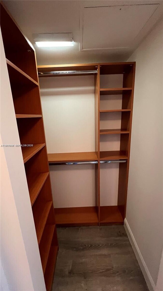 Building Photo - 2641 N Flamingo Rd