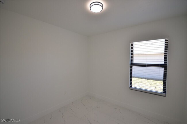 Building Photo - 2132 Barker Blvd