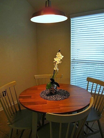 Building Photo - 3006 Thicket Path Way