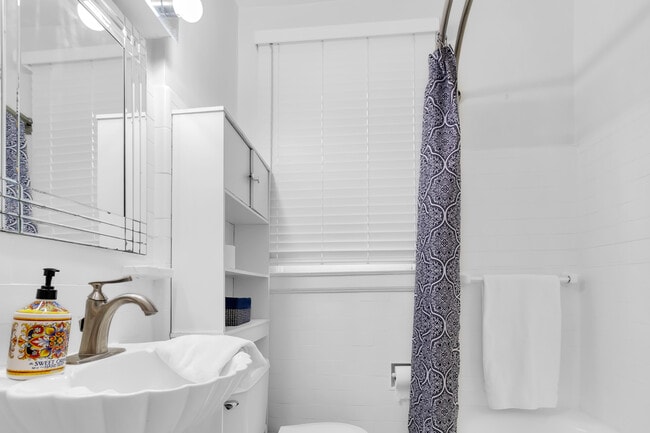 Building Photo - 17185 Quincy St