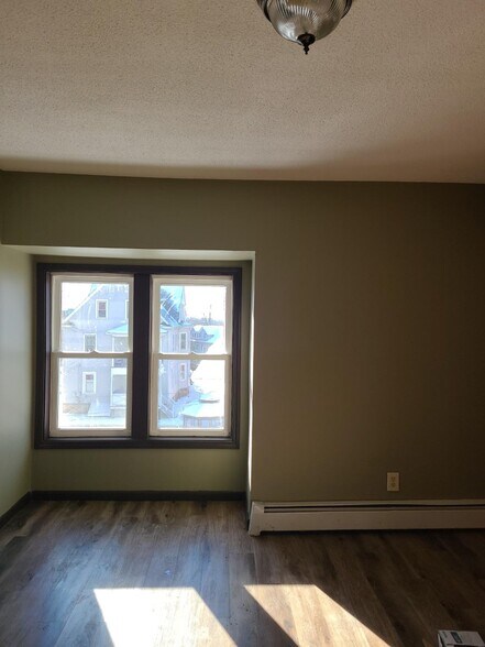 Kitchen - 31 Leyfred Ter