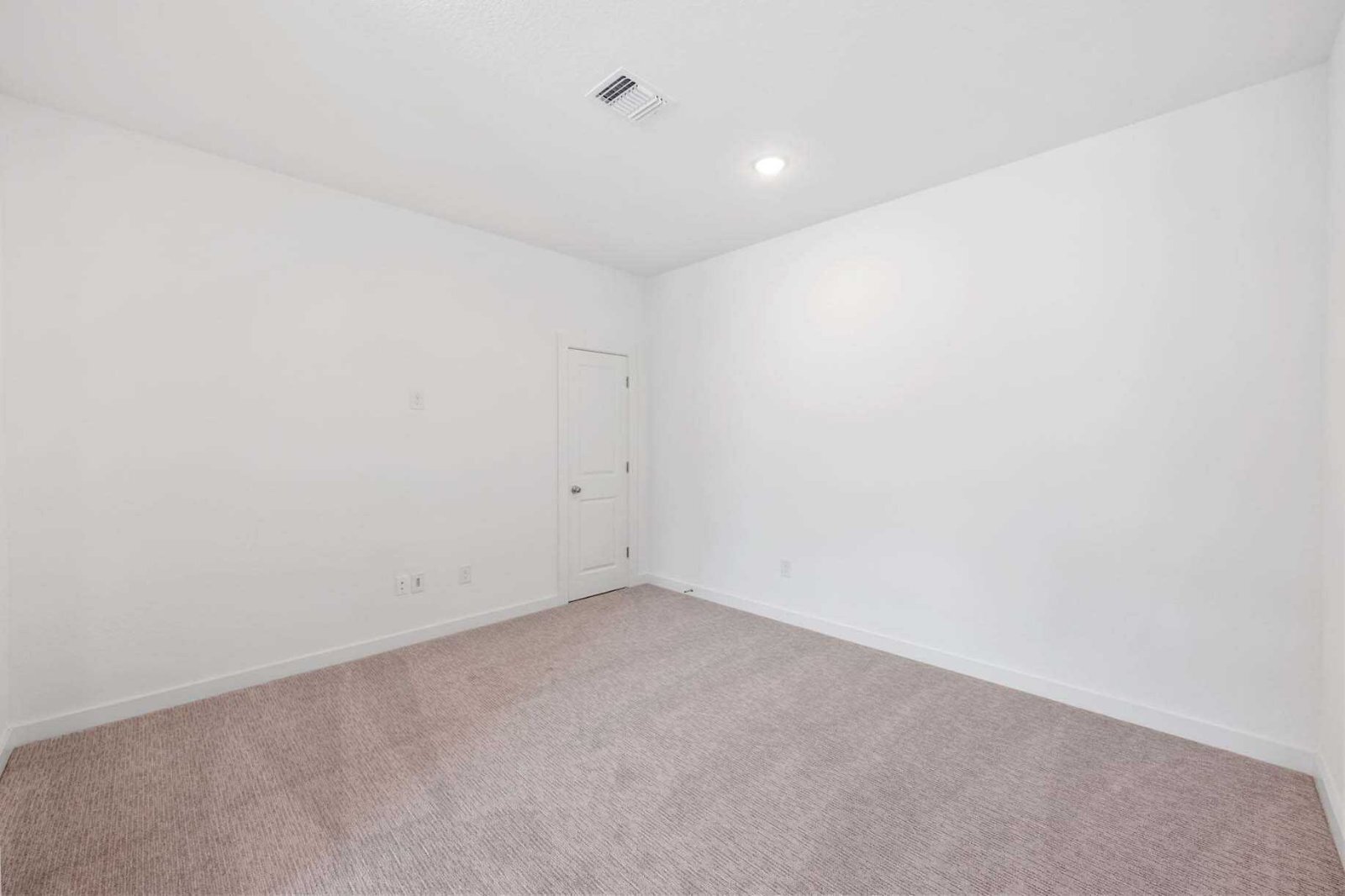 Building Photo - 2901 Black Walnut St