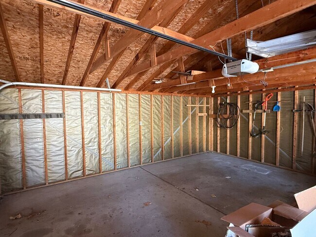 Building Photo - Move-In Ready 3 Bedroom, 2 Bathroom Home in Dearborn