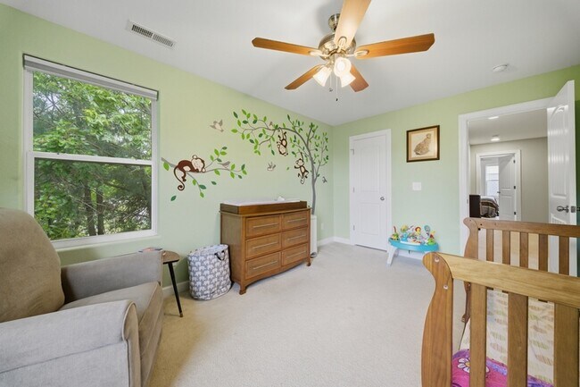 Building Photo - 431 Shorewood Pl