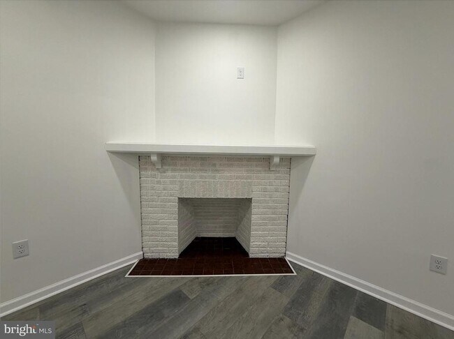 Building Photo - 45 E High St