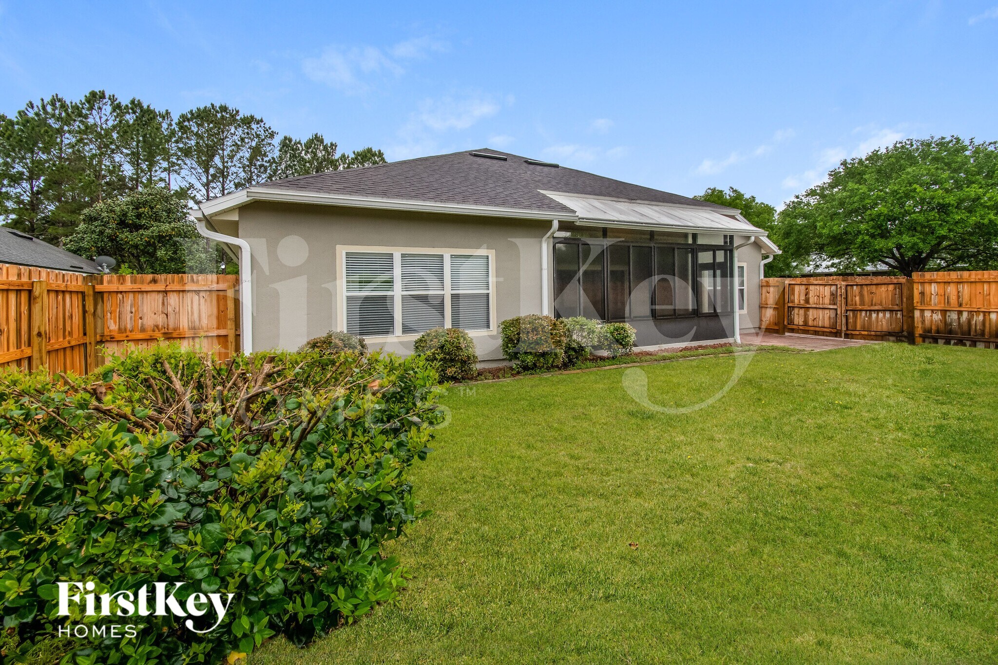 Building Photo - 2970 Thorncrest Dr