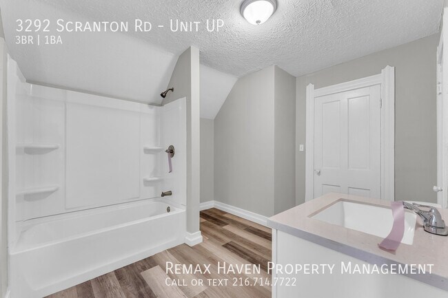 Building Photo - 3292 Scranton Rd UP, Cleveland - Spacious ...