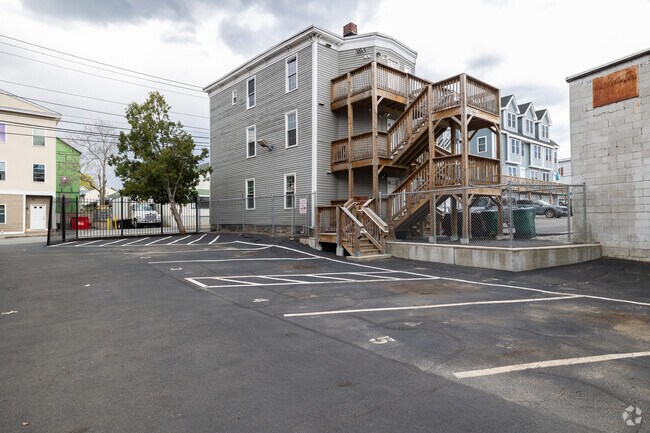 420 Broadway St Lowell, MA - 420 Broadway St