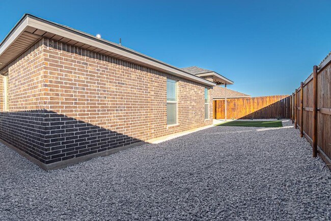 Building Photo - 6106 Purtis Crk Dr