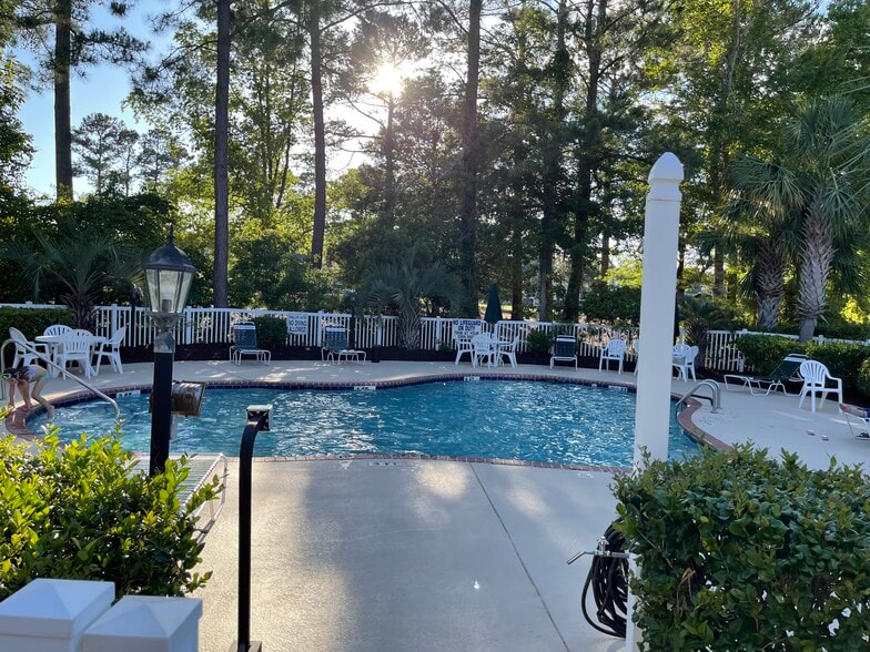 Outdoor pool - 674 Riverwalk Dr