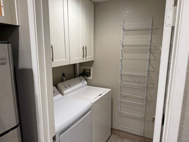 Building Photo - 510 Canyon Oaks Dr