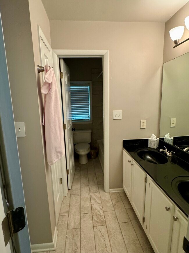 Building Photo - 2550 Dilworth Heights Ln