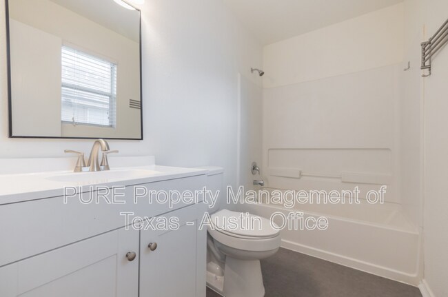 Building Photo - 306 Quail Hollow Dr