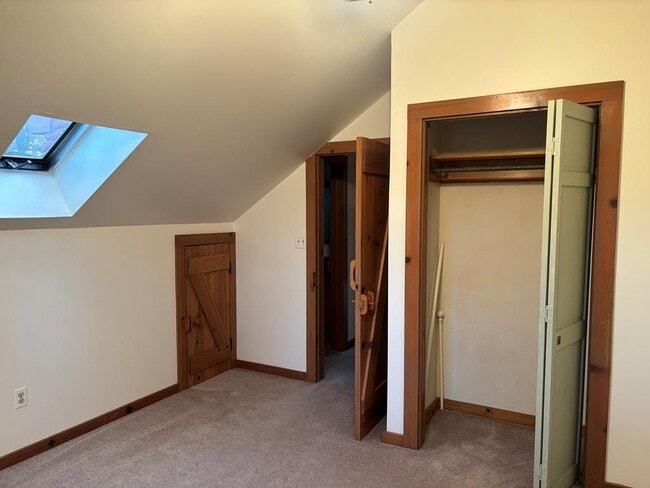 Building Photo - 9077 Henderson Ln