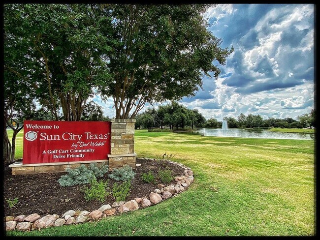 Building Photo - 129 Dewberry Dr