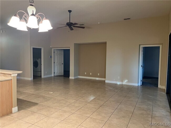 Building Photo - 1569 W Caroline Path