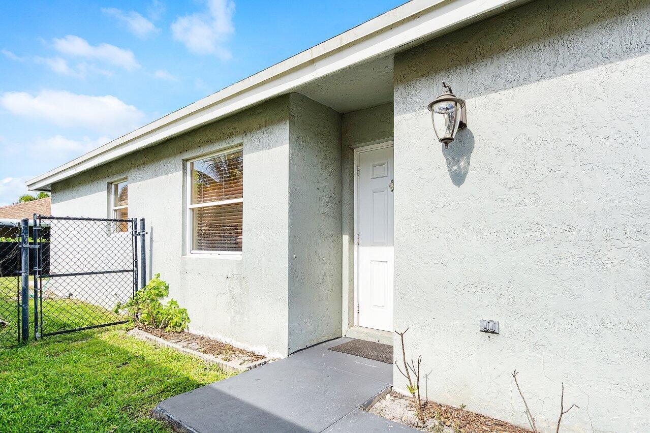 Building Photo - 177 Heming Way