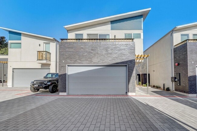 Primary Photo - Available Modern Long Term Unfurnished home in Imperial Beach!