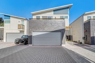 Building Photo - Available Modern Long Term Unfurnished hom...