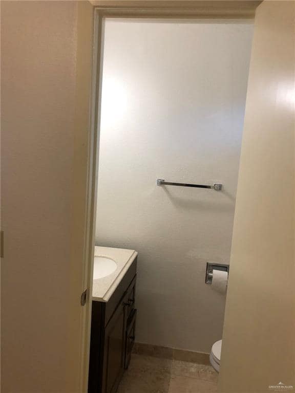 Building Photo - 22 Jackson Ave W