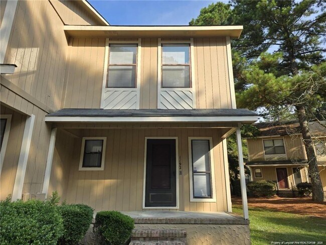 Primary Photo - 1192 Windham Ct