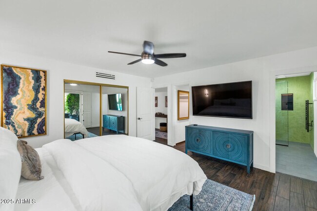 Building Photo - 3234 E Larkspur Dr