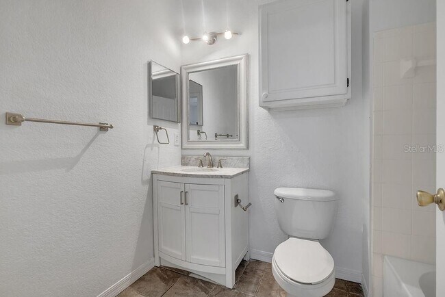 Building Photo - 8915 Legacy Ct