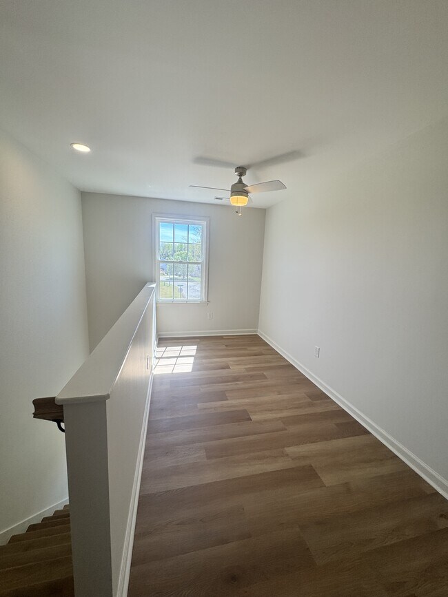 Building Photo - 204 Landmark Dr