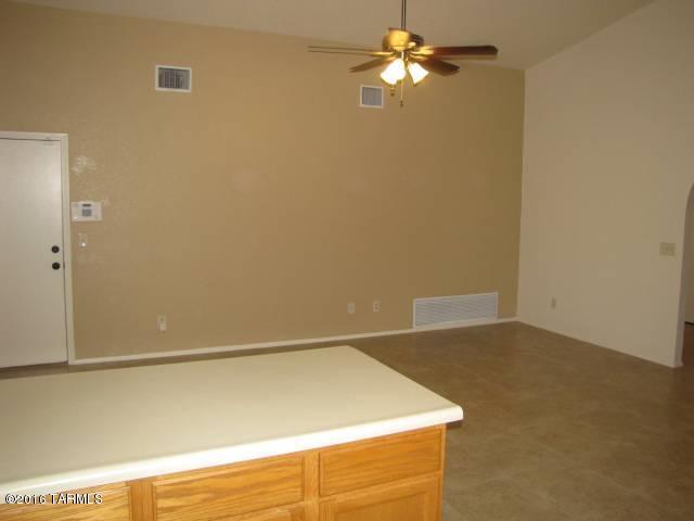 Building Photo - 7960 S Carbury Way