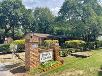 Building Photo - 538 Royce St