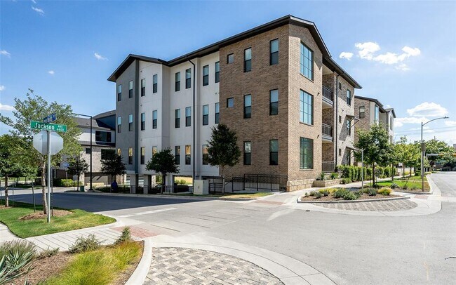 Building Photo - 4325 Jackson Ave