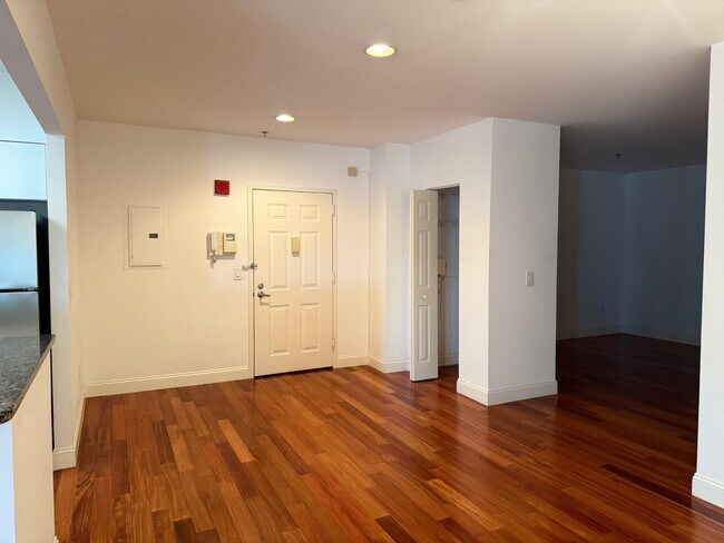 Building Photo - 29 Lecount Pl