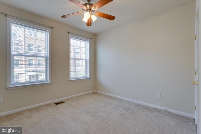 Building Photo - 22720 Beacon Crest Terrace